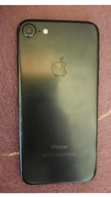 گوشی <em>آیفون</em> 8 64گیگ بسیار تمیز در حد آکiphone8