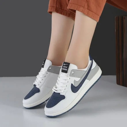 کفش و کتانی زنانه مدل دو نایک رنگ سفید سرمه ای مدل نایک NIKE کد M354