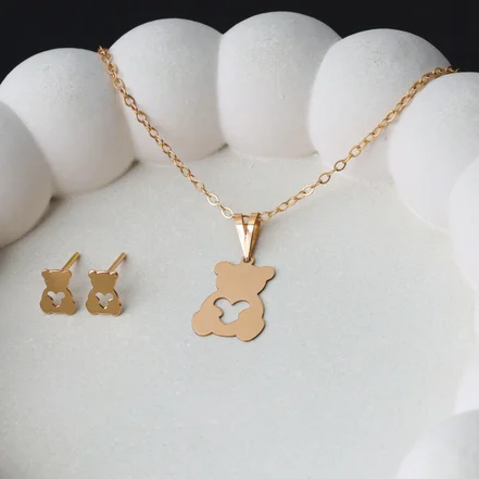 گوشواره میخی طلا 18 عیار طرح خرس پو کد 025297